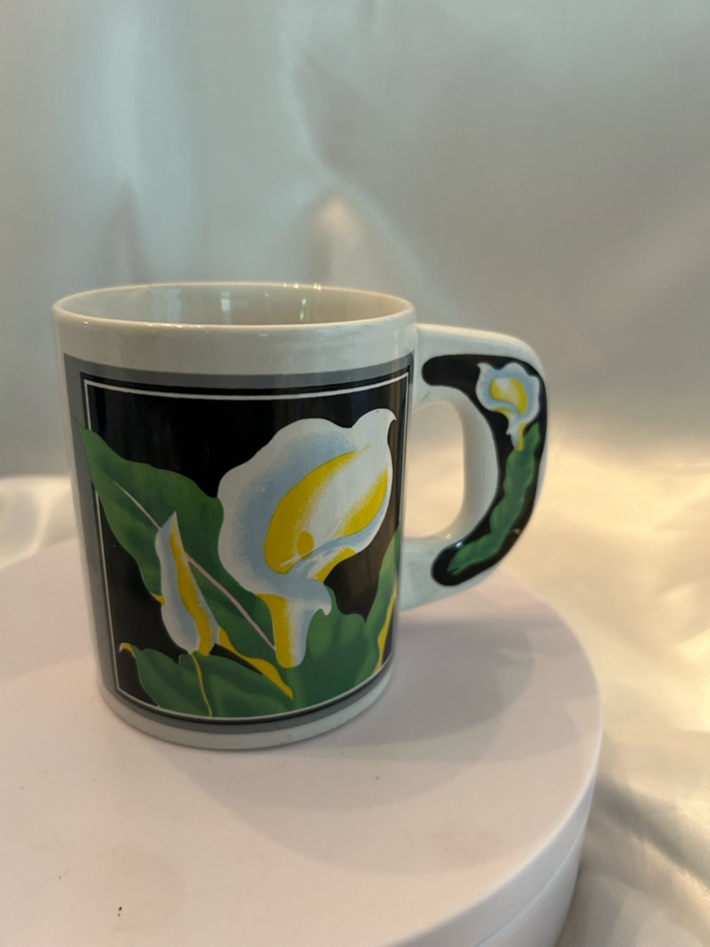 Calla Lily Ceramic Mug with Floral Handle - Black, Green & White